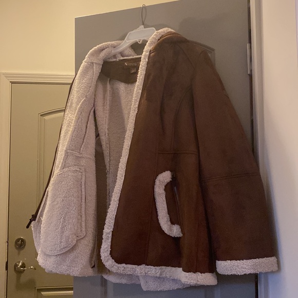 UGG - Picture 4 of 4